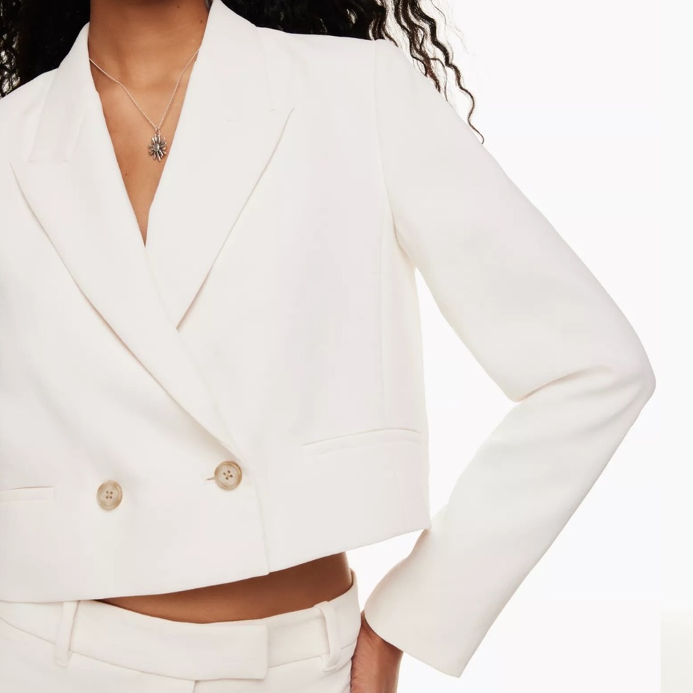 Aritzia “Wilfred” cropped cream blazer size 4 / $198